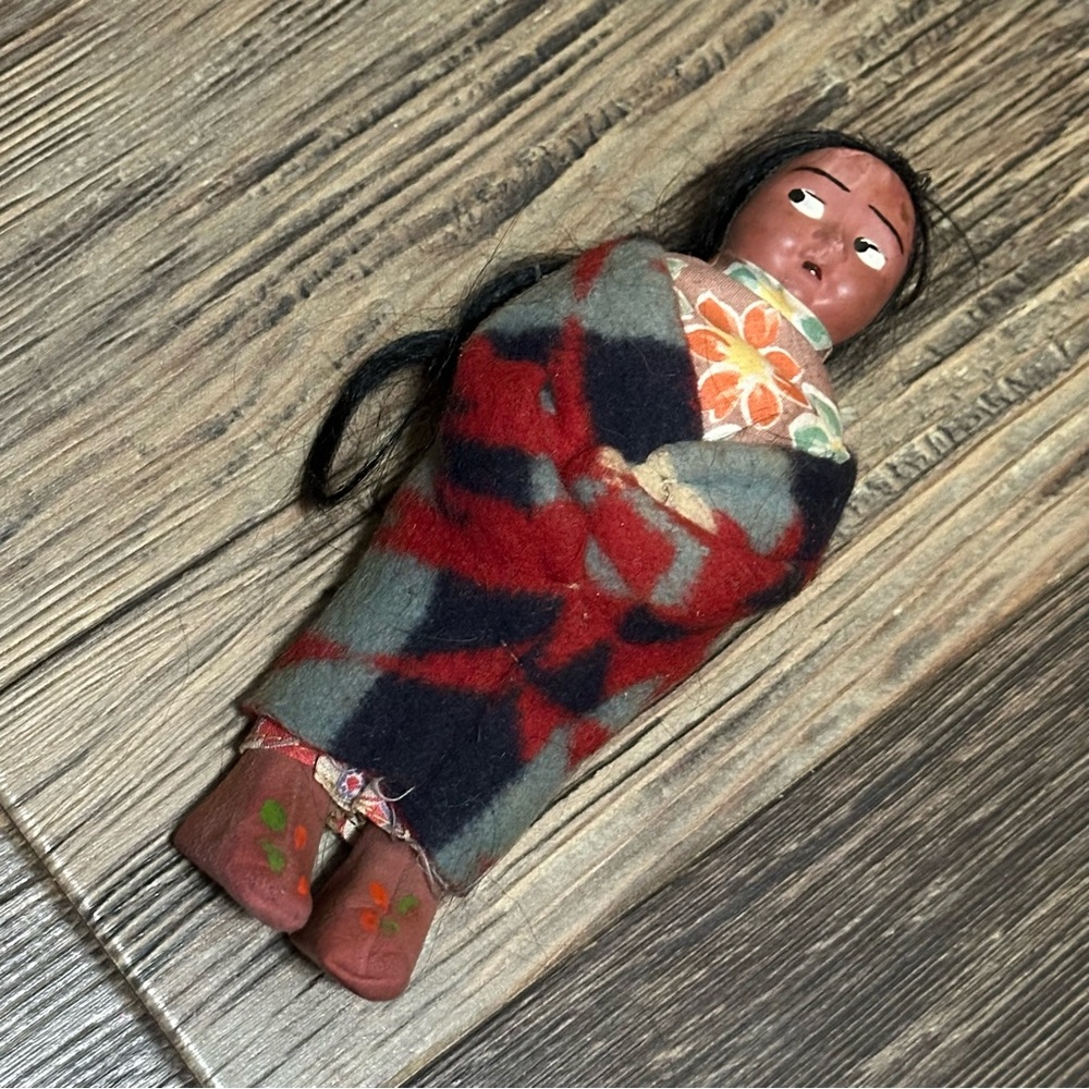 vintage Skookum Native American "Bully Good" souvenir doll 7"
